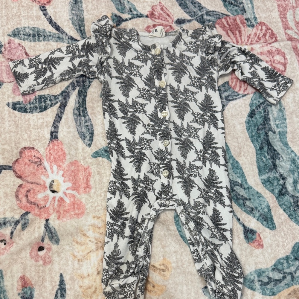 Kate Quinn Black and White Leaf Print Kids Footie